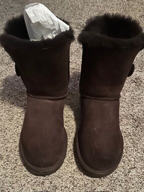 brown  Bailey button ugg
